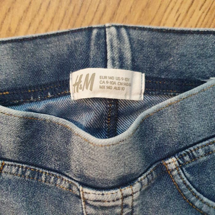 3 pantaloni colanți blugi, si blugi scurti 9-10 ani Zara HM