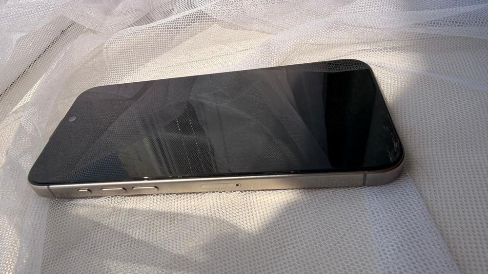 Продам IPhone 15 Pro Max