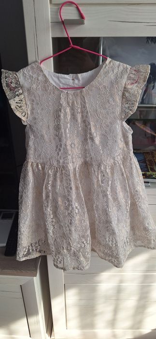 Детска рокля с дантела