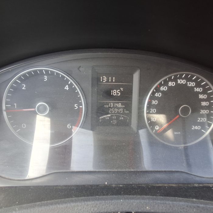 Vînd Volkswagen t5 9 locuri