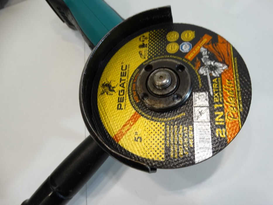 Makita DGA 452 - Акумулаторен ъглошлайф