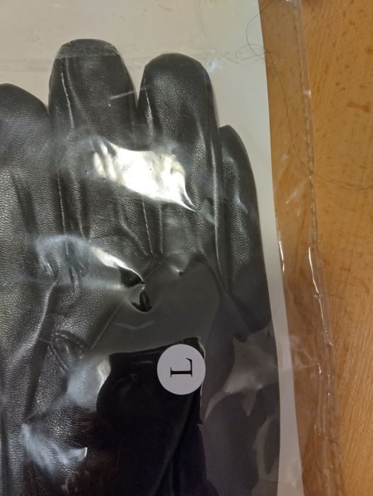 Топли мъжки ръкавици на промо цена.