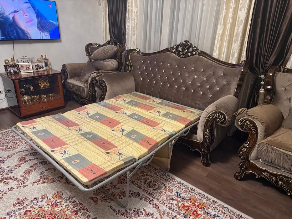 Продам  диван   и два кресла