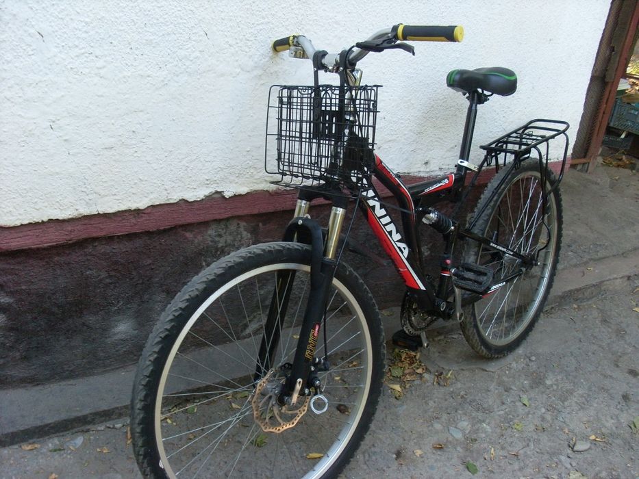 Велосипед с карзиной и багажником