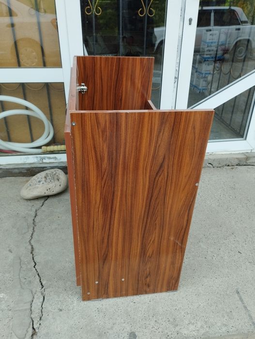 Тумба на кухне для кухни