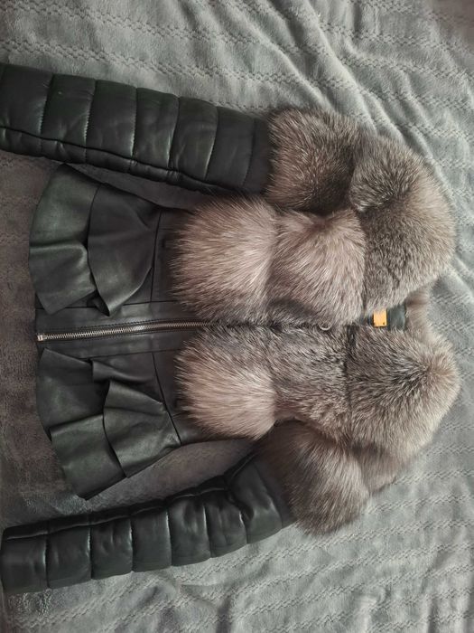 Vand geaca de piele cu blană naturală