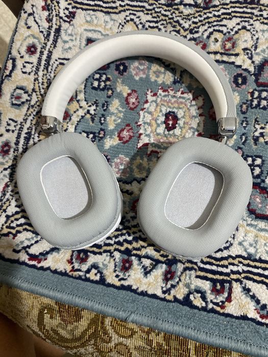 Продам наушники оригинальные