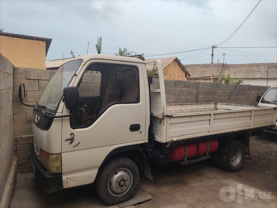 Jac yuk avtomobil sotiladi