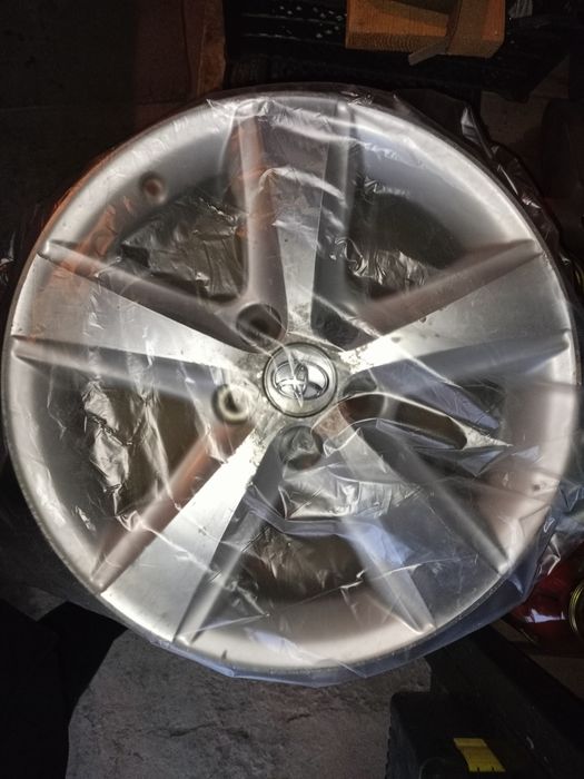 Продам комплект дисков Р17 Тойота