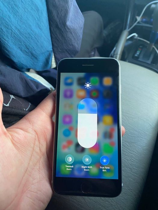 Iphone se (64gb)