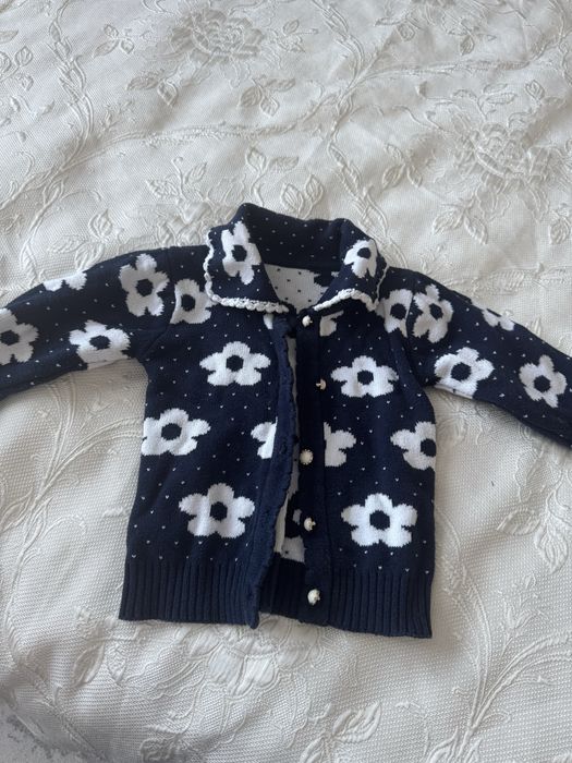 Много детской одежды