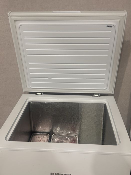 Поодам морозильник Hansa