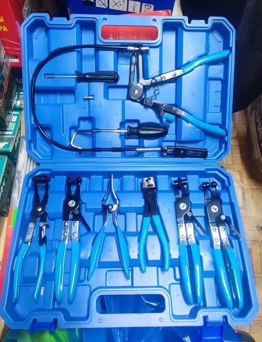 Съемник хомутов в наборе.