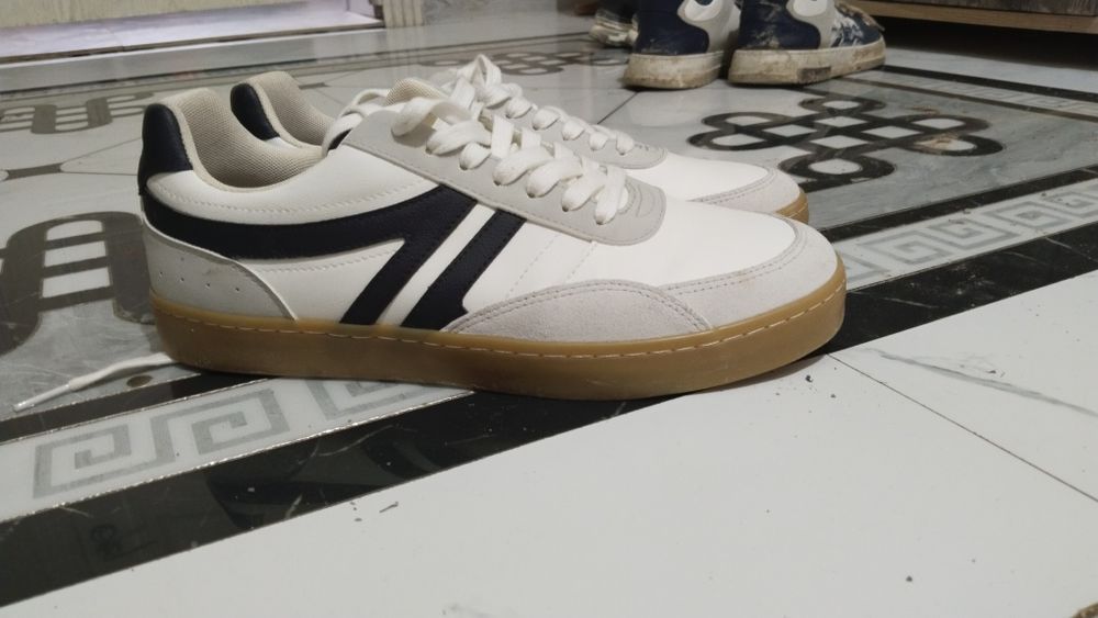 Кроссовки новые Алматы