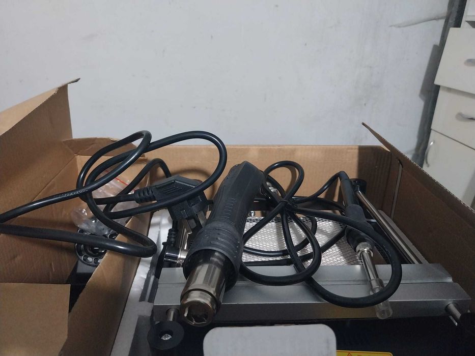 Statie de lipit 3 in 1, plita preincalzire infrarosu, 500W, (Bga rework station), letcon si suflanta aer cald - SS-872