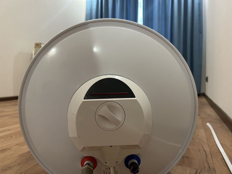 Бойлер 50 литров.