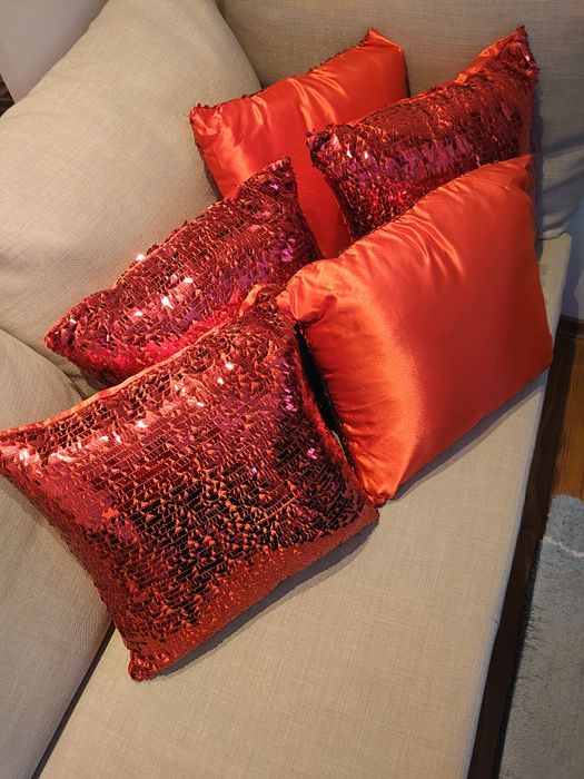 Декоративни възглавнички червени