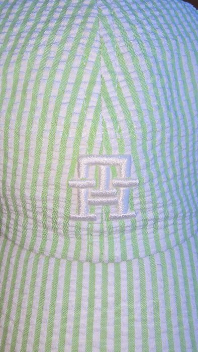 Бейсболка Tommy Hilfiger.