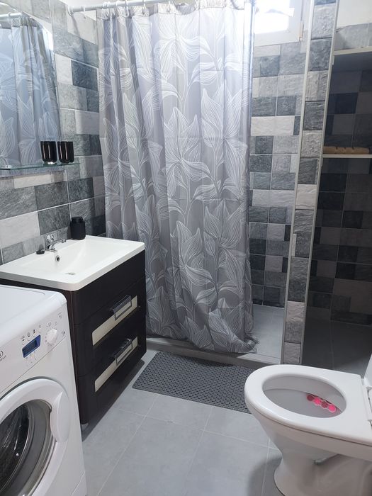 Închiriez regim hotelier garsoniera