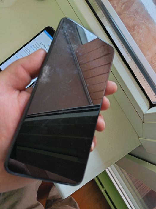 Vând ambele telefoane