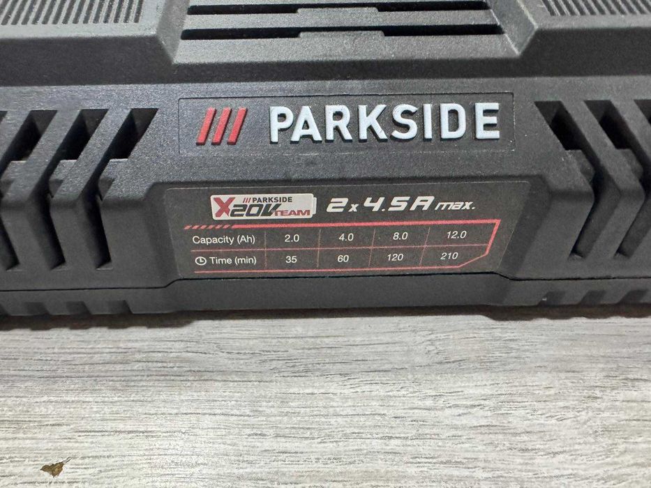 Двойно зарядно Parkside PDSLG 20 B1 2 x 4.5 A MAX