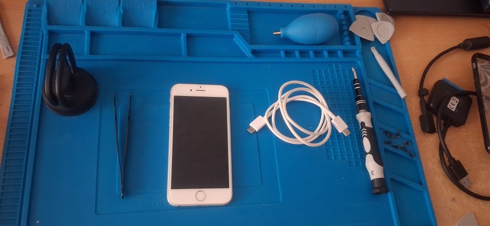 Reparatii telefoane si laptop Bacau- incarcare, transfer date, Windows