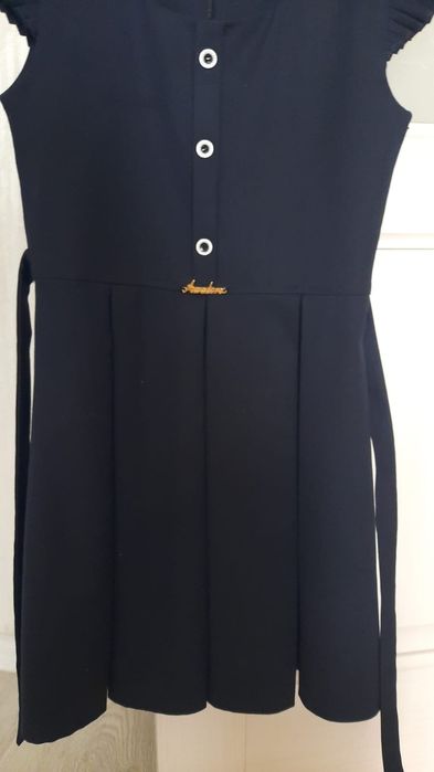 Продам школьную форму для девочек