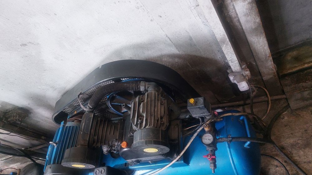 Продаю компрессор