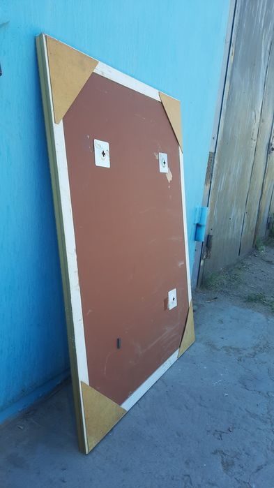 Продам настенное зеркало
