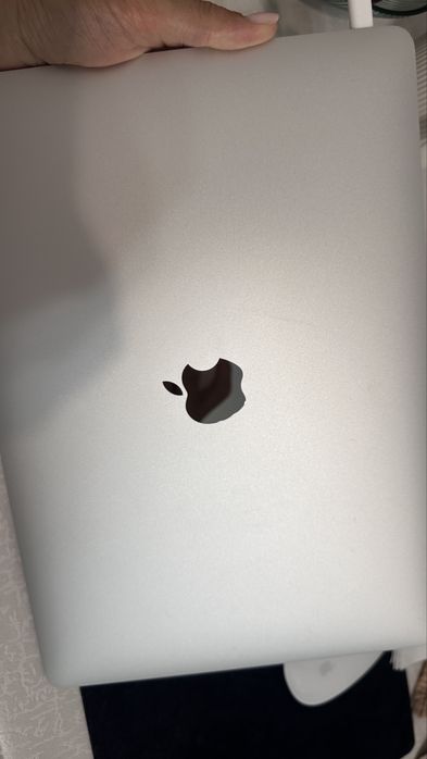 MacBook Air M1 (2020)