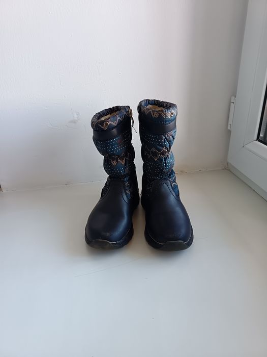 Продам детские зимние сапошки