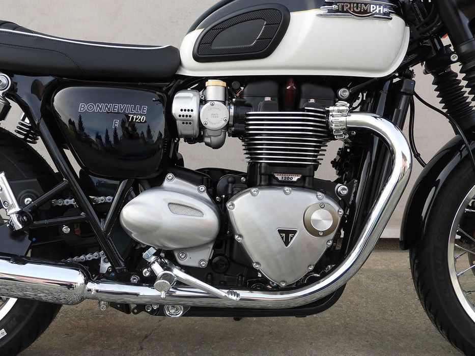 Lichidare Motocicleta Triumph Bonneville T120 2025 | Rate | Leasing