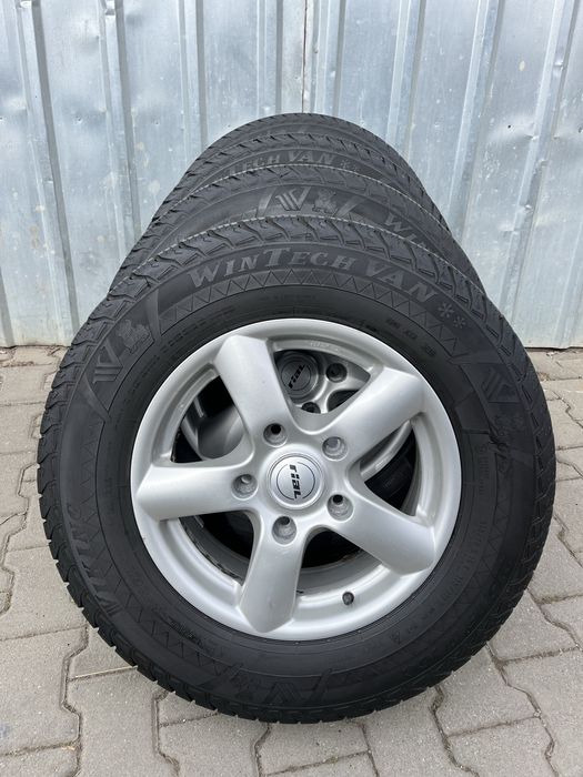 Jante aliaj 5x139.7mm, anvelope 215/75 R16, Kia Sorento 1
