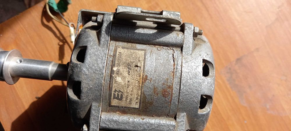 Продам электродвигатель