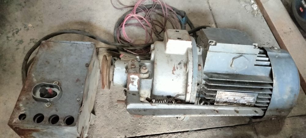 Продам асинхронный двигатель