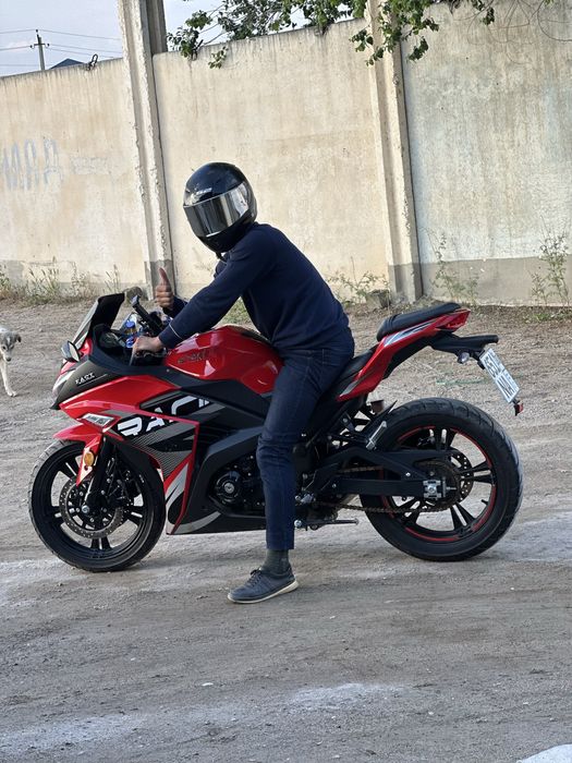 Moto sotiladii Rangi qezil sastaniyasi zor 400 kup