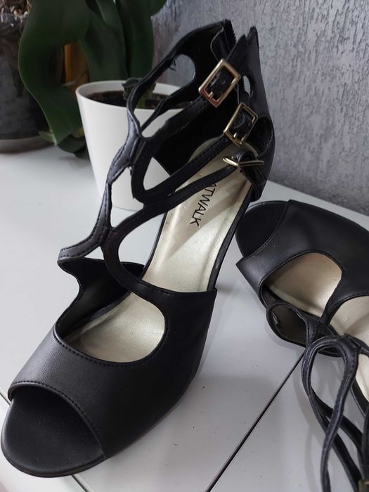 Намалени  дамски сандали