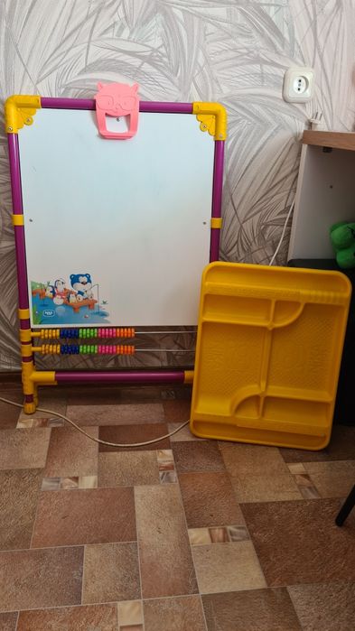 Продаю мольберт Nika kids