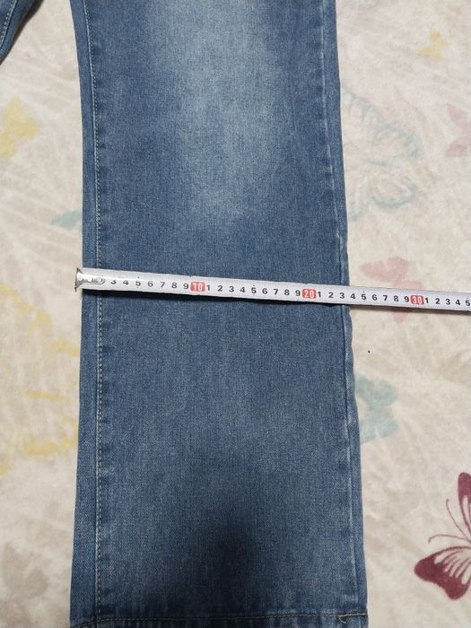 Продам джинсы трубы новые