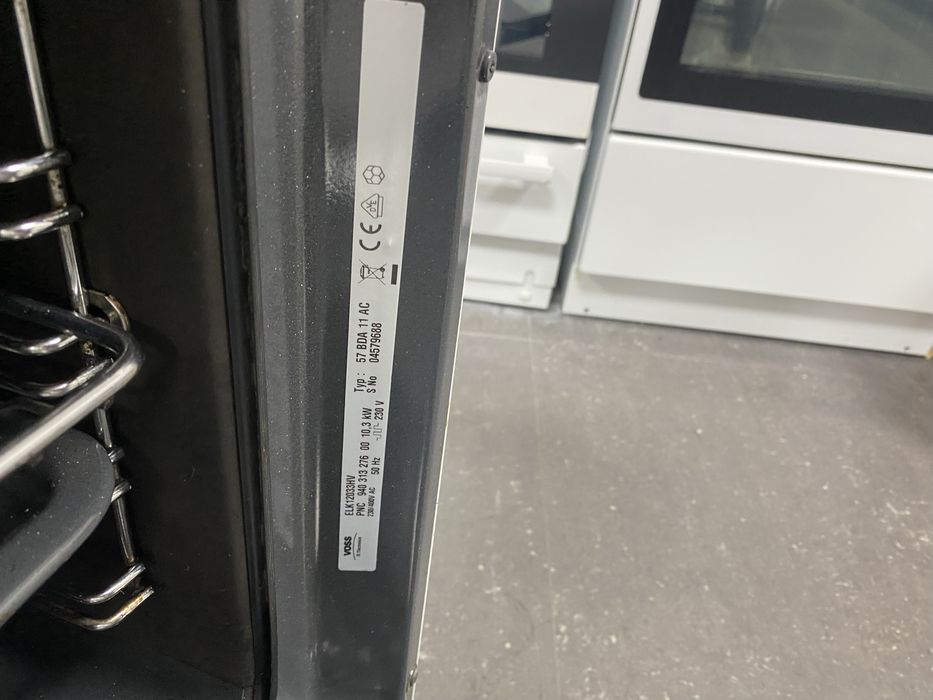 Свободностояща печка VOSS Electrolux