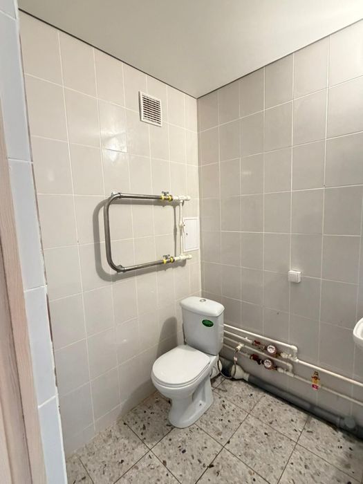 Продам двухкомнатную квартиру в районе береке.
