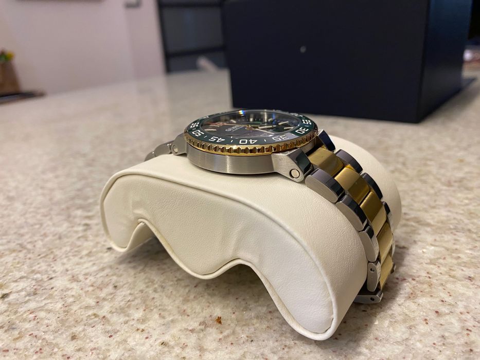 Швейцарски часовник automatic