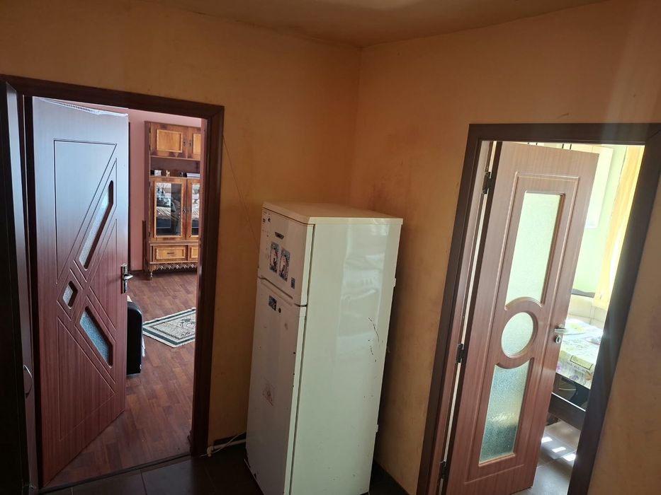 Închiriez apartament 2 camere mobilat  -Bals  preț 850 lei