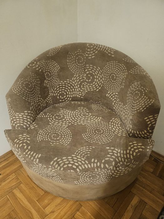 Фотьойл с  табуретка