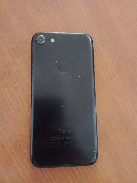 Продам айфон 7 АКБ100%