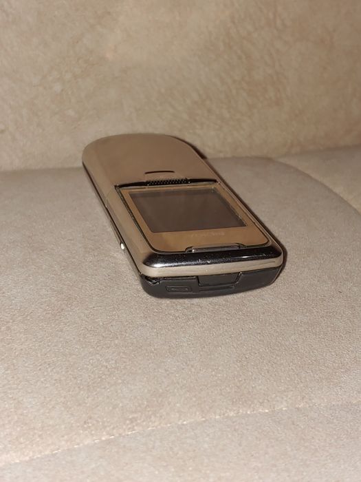 Продаеться телефон Nokia 8800