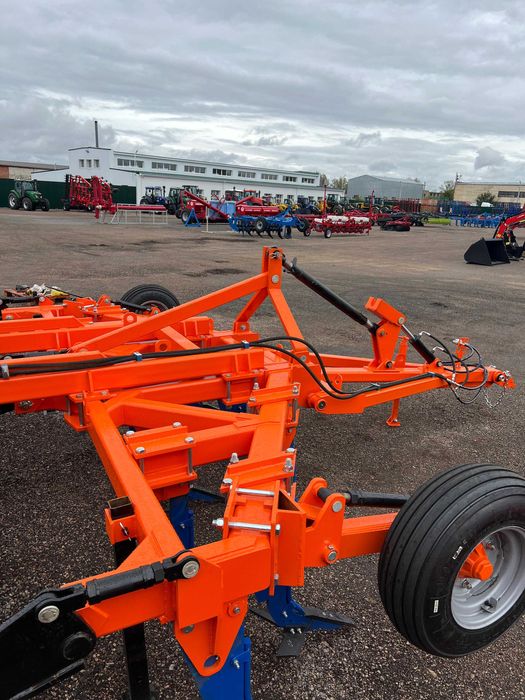 Продам плуг чизельный ПЧП-4,5 прицепной