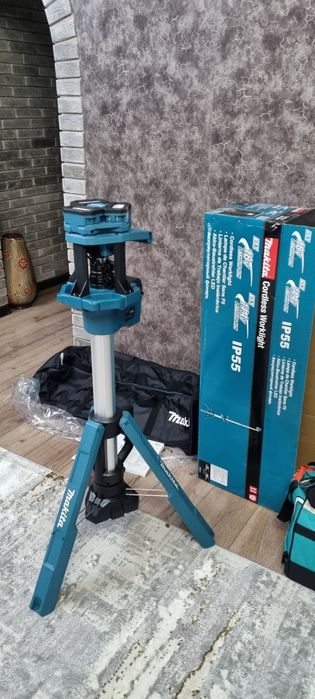 Мачта( фонарь) MAKITA