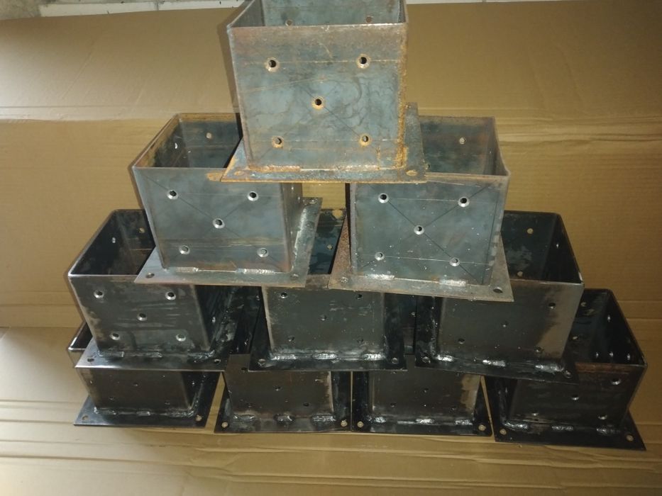 Suporti stâlpi / conectori lemn