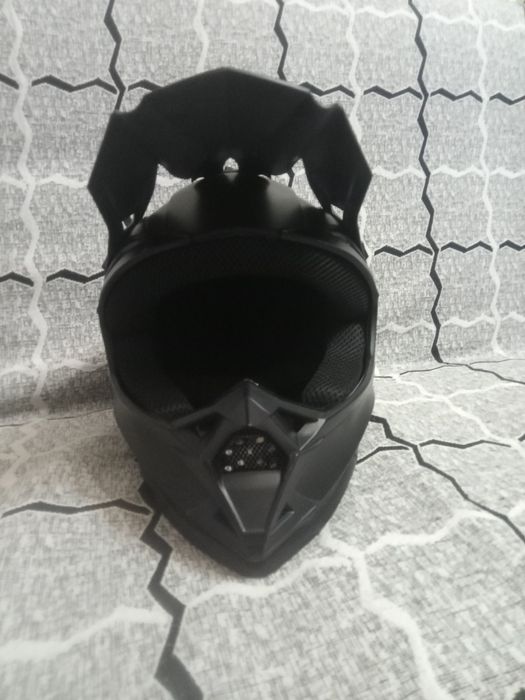 Эндуро шлем черный